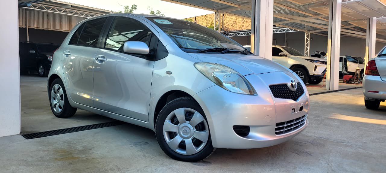 Toyota VITZ 2006