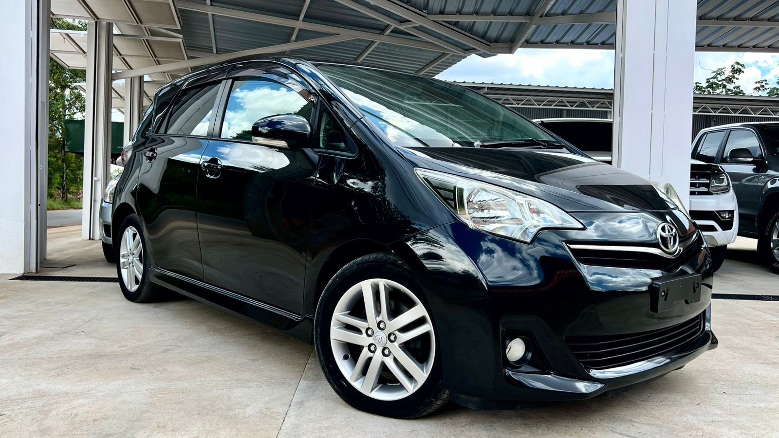Toyota RACTIS 2011