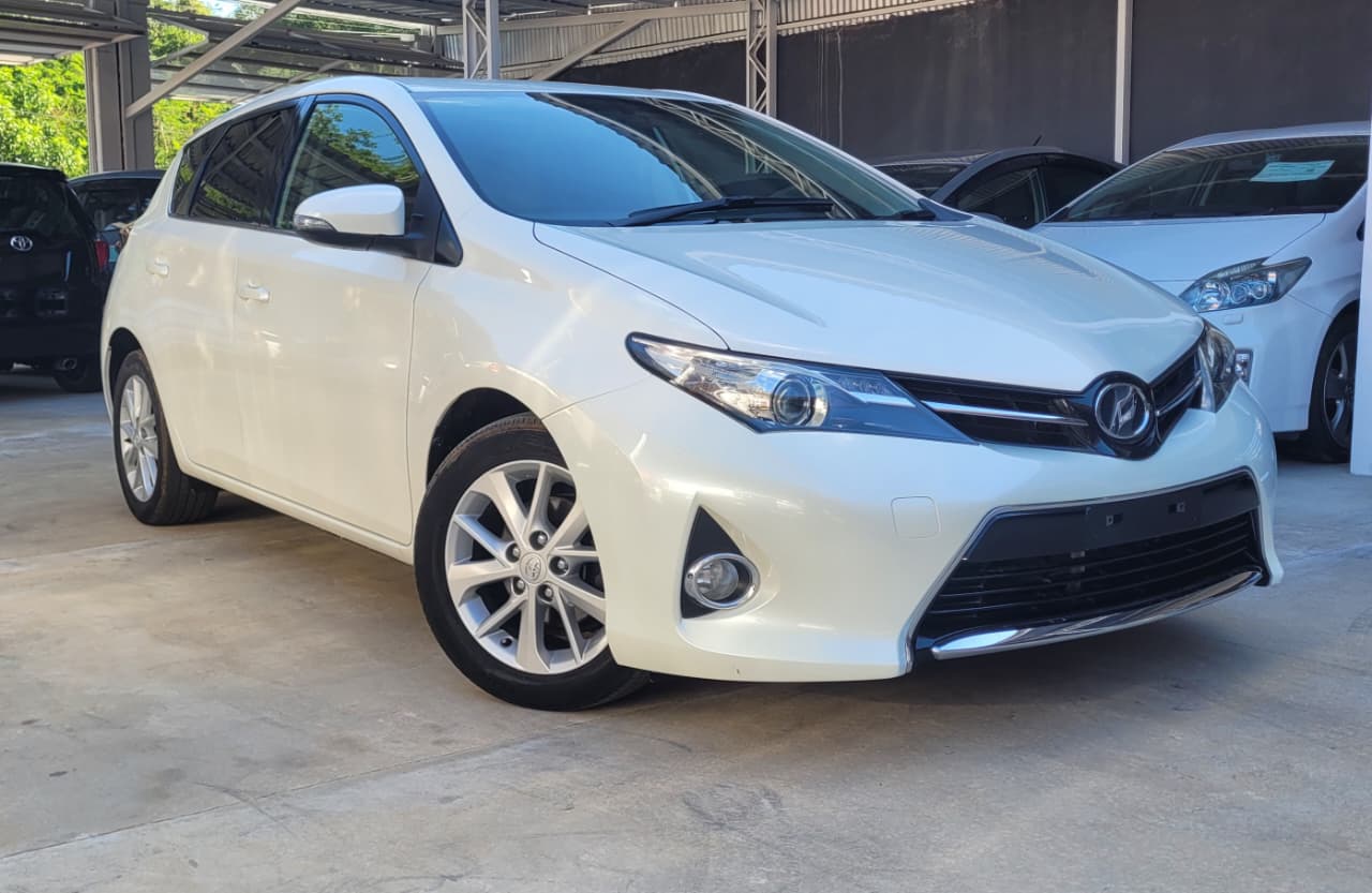 Toyota AURIS 2012
