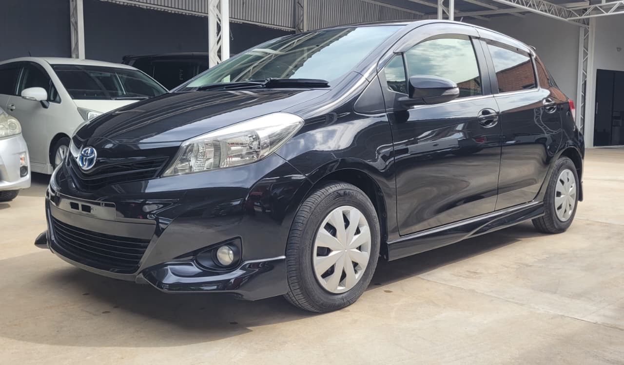 Toyota VITZ 2012