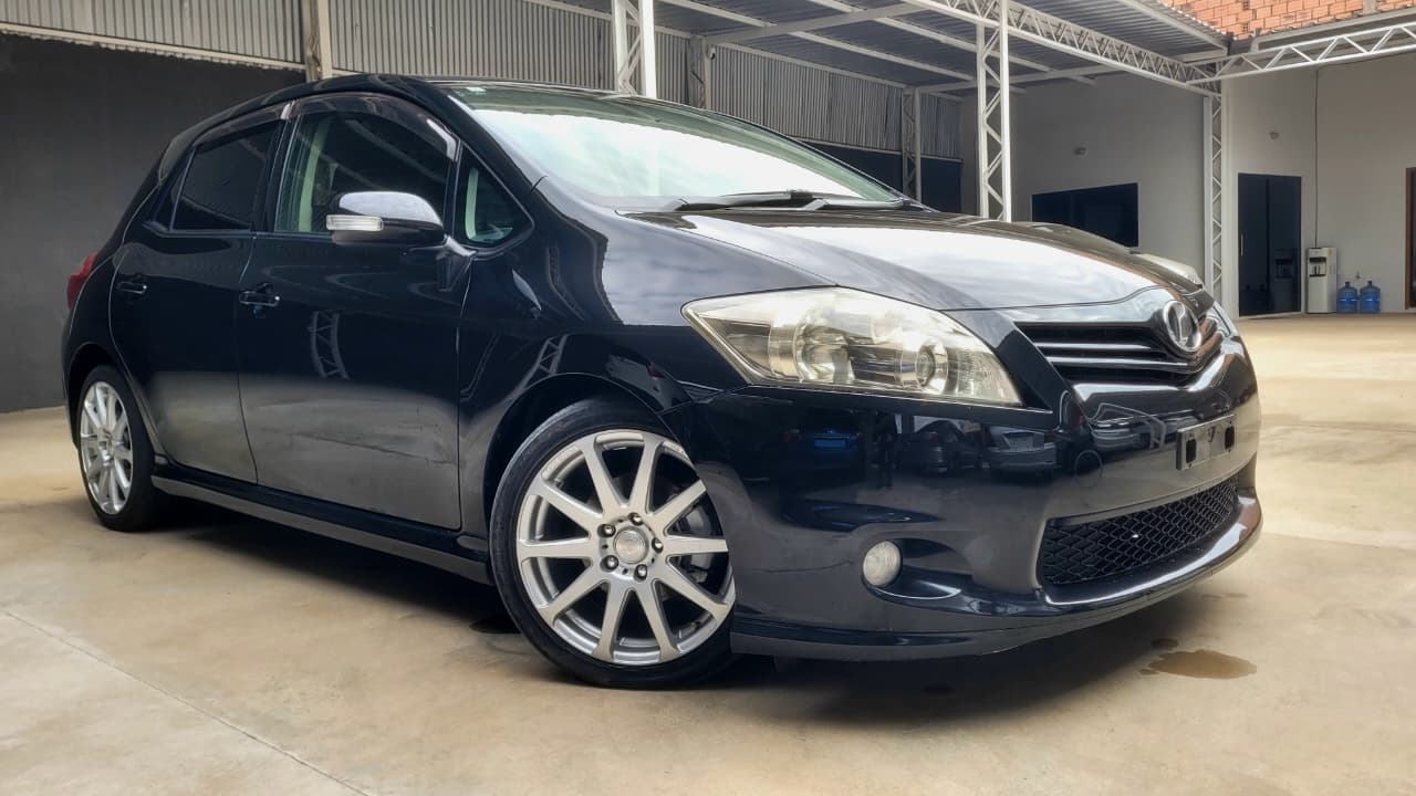 Toyota AURIS 2011