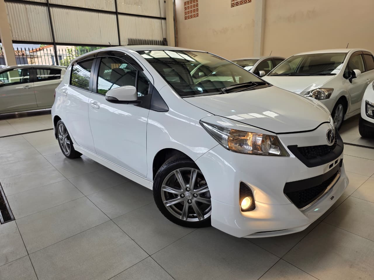 Toyota VITZ 2011