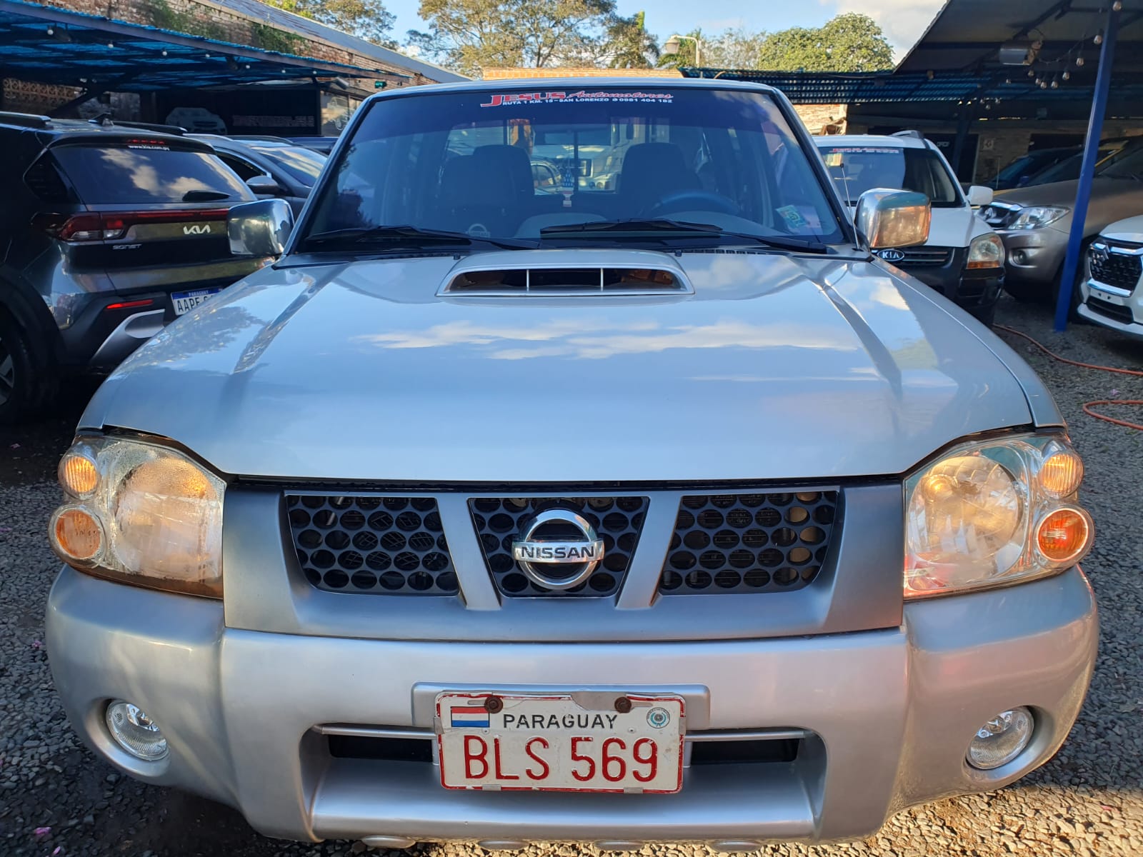 Nissan FRONTIER 2012