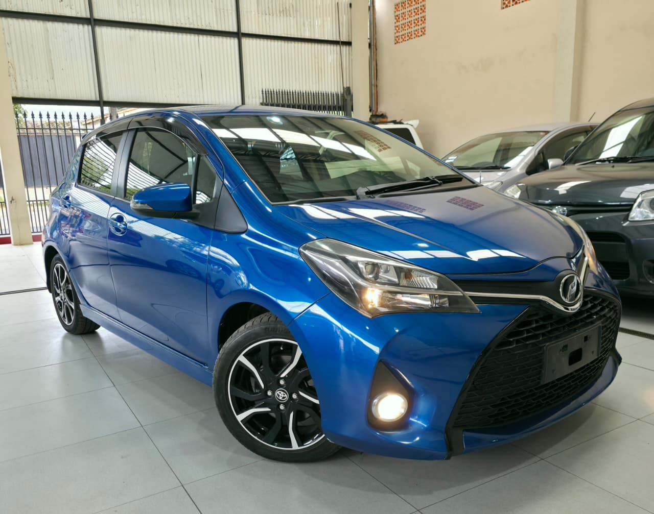 Toyota VITZ RS 2014