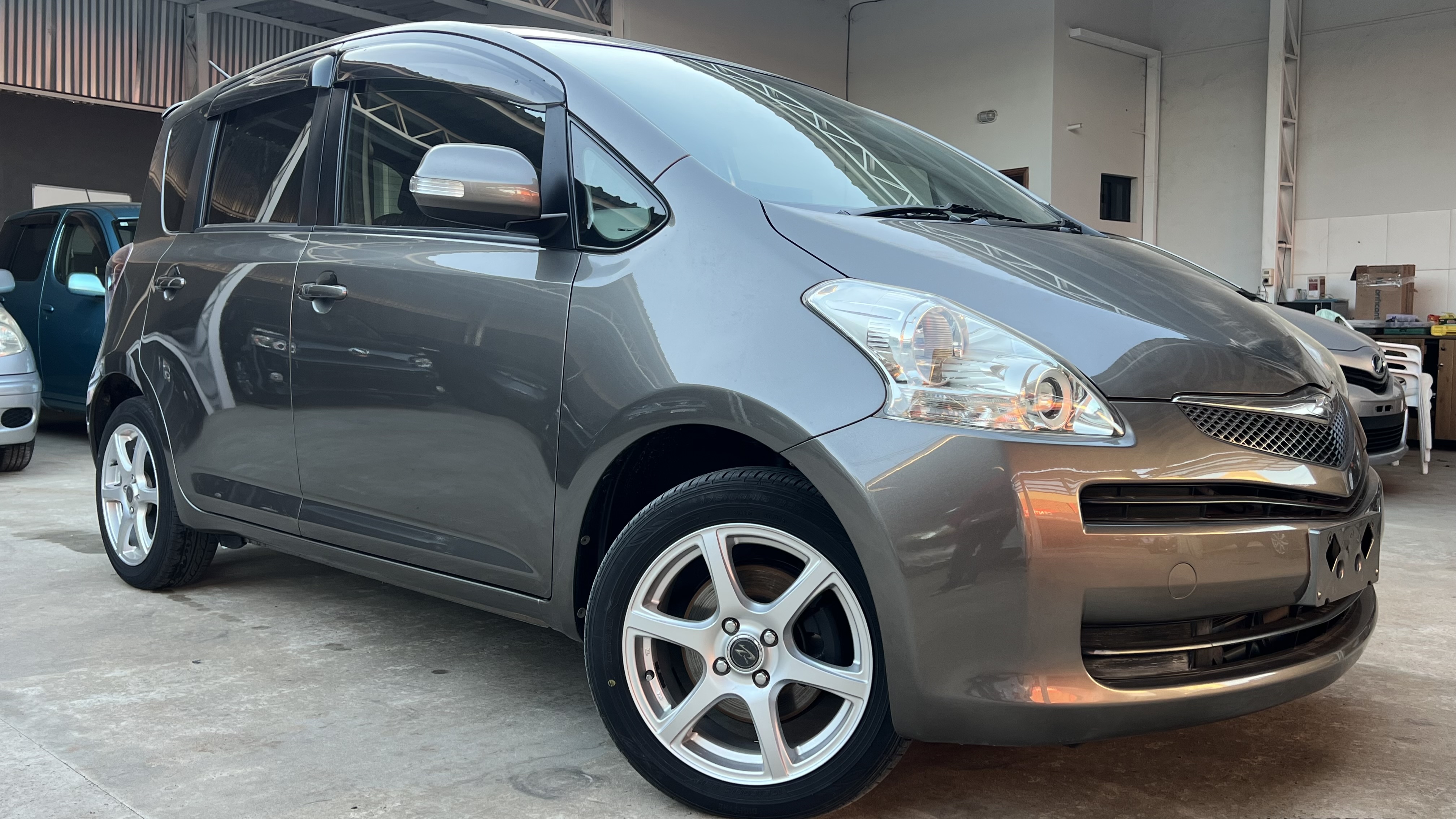 Toyota RACTIS 2009