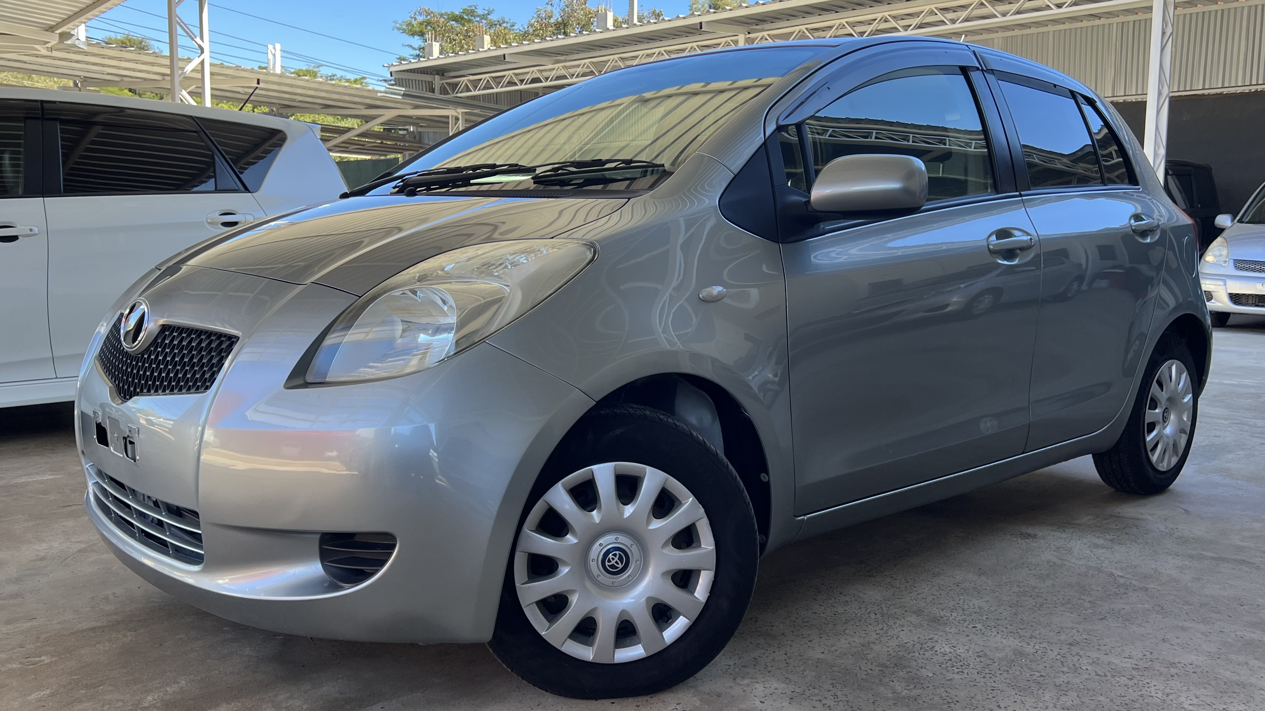 Toyota VITZ 2006