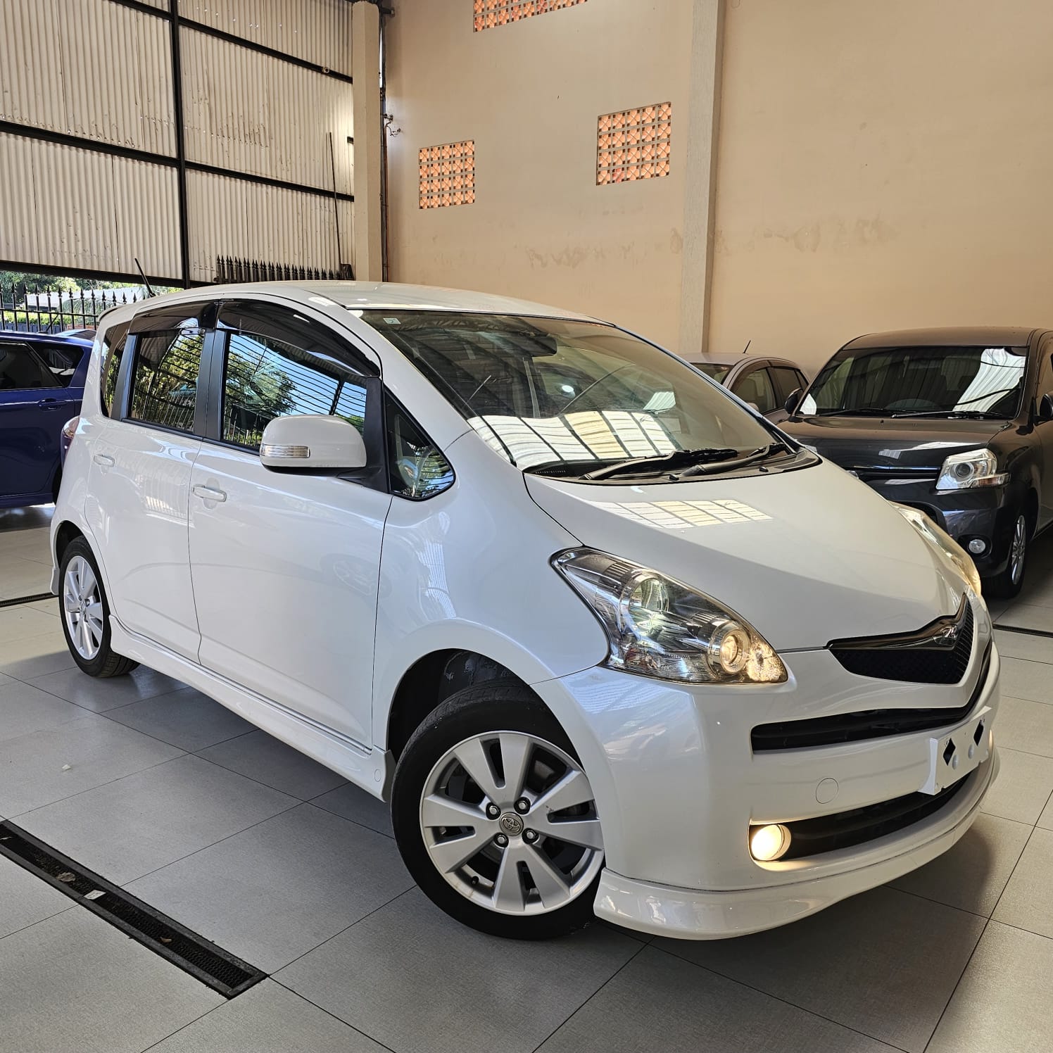 Toyota RACTIS 2010