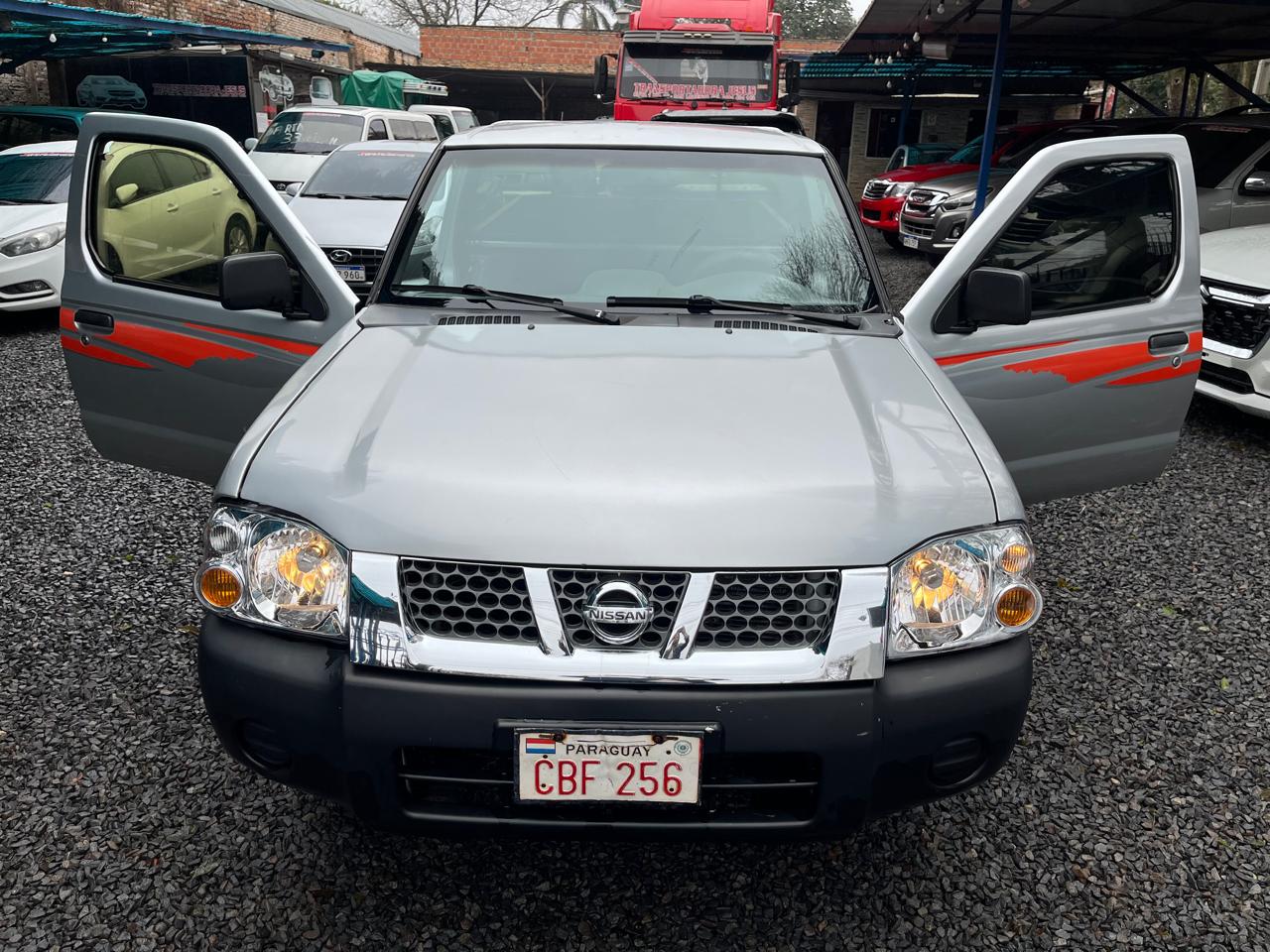 Nissan FRONTIER 2011