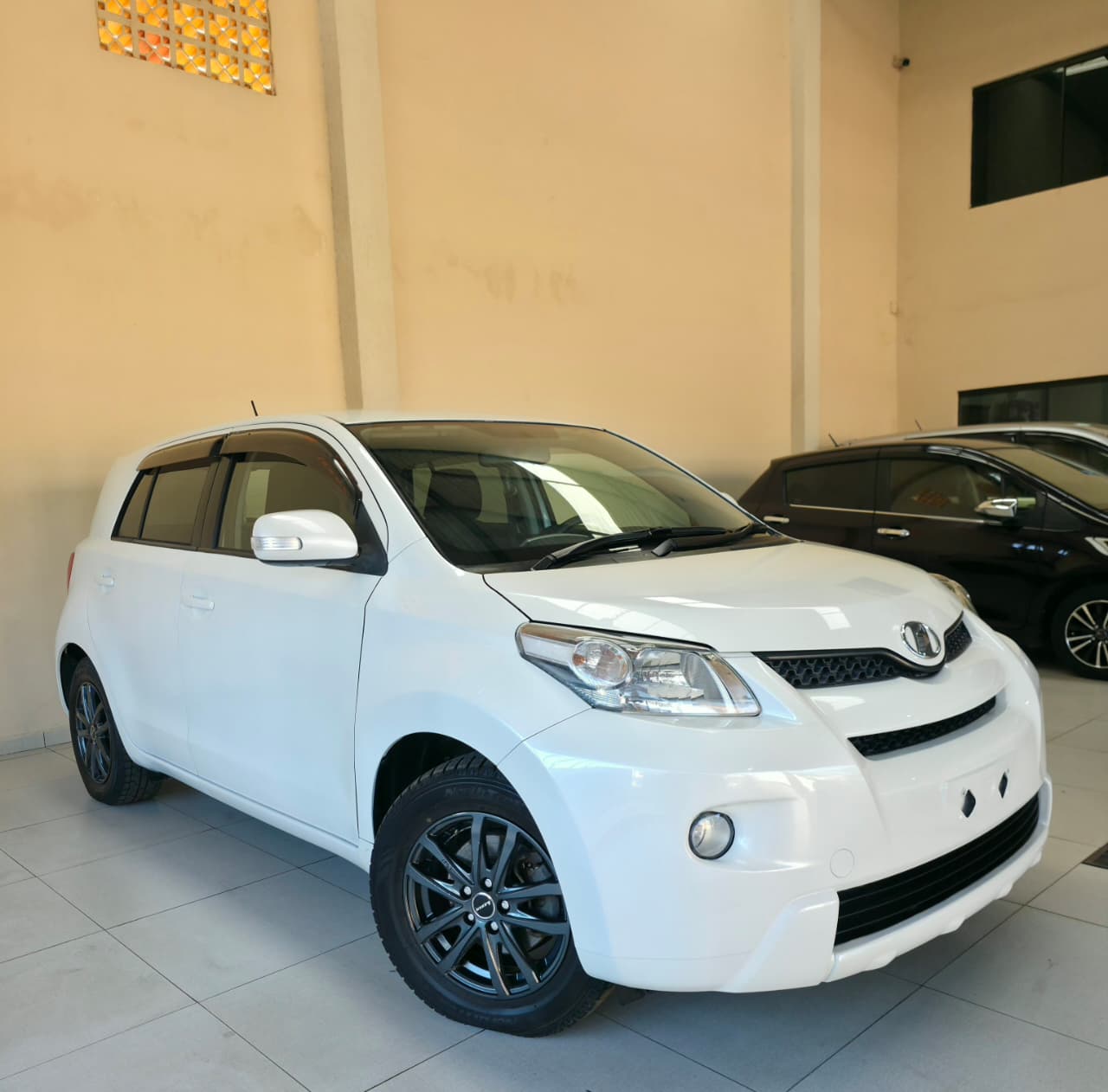 Toyota IST 2009