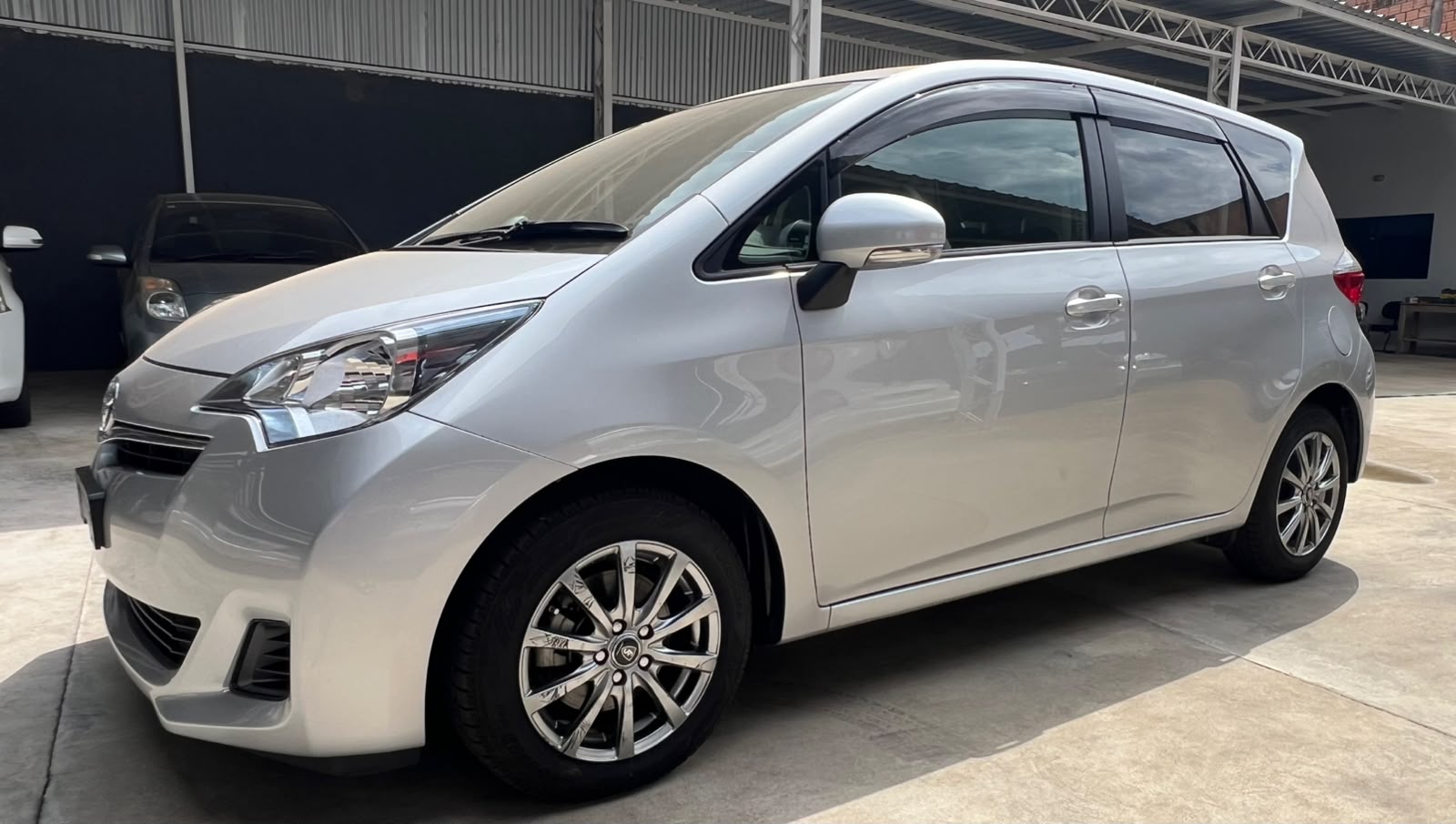 Toyota RACTIS 2011