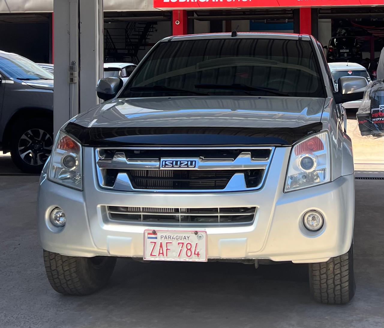 ISUZU DMAX 2011 — Oriental Motor